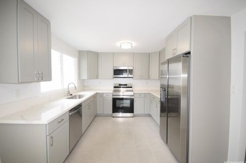 2666 Lowrey Ave, Honolulu, HI 96822-1635