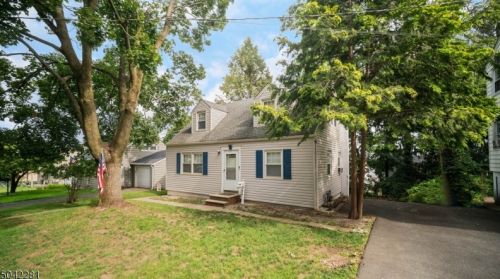 316 15th Pl, Paterson, NJ 07508-2223