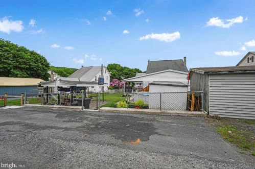 47 Maple Ave, Primrose PA 17901-8950 exterior