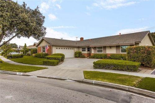 320 Royal St, Anaheim, CA 92806-3233