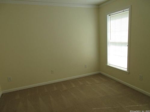 33 Crescent Ave, Niantic CT  06357-3033 exterior