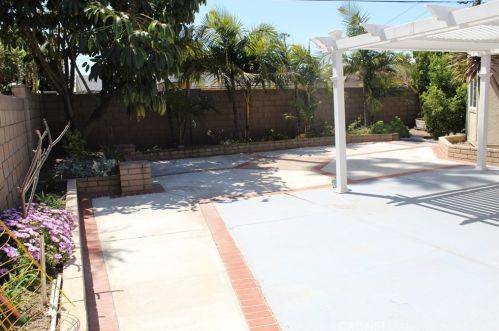 1674 Chateau Pl, Anaheim CA 92802-1517 exterior