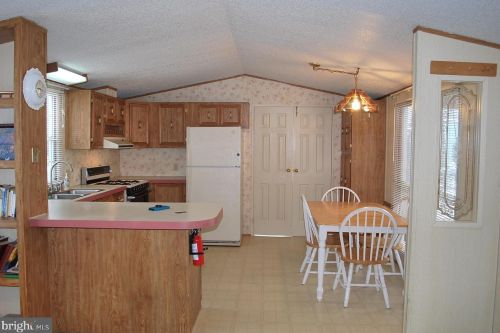 38 Hathaway Dr, Carlisle PA 17015-8892 exterior