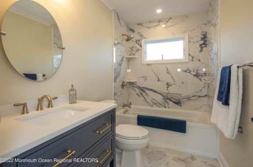 57 Louis Cir, Tinton Falls NJ  07701-6220 exterior