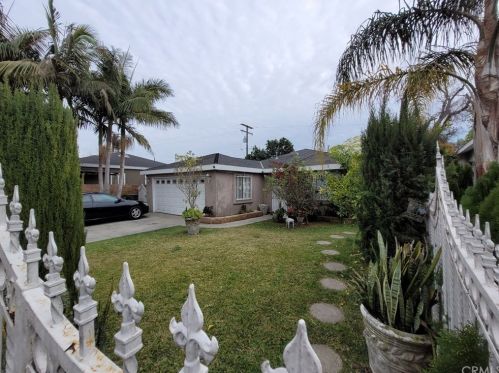 2036 Knopf St, Compton, CA 90222-2403