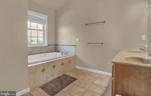 1443 Farm Cross Way, York PA  17408-8537 exterior