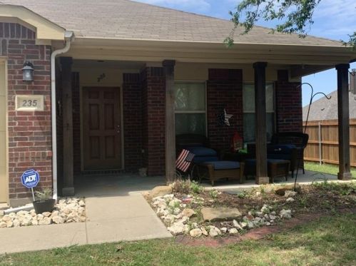 235 Bear Trl, Waxahachie, TX 75165-9101