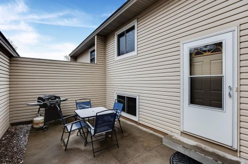 12142 Drake St, Minneapolis, MN 55448-2076