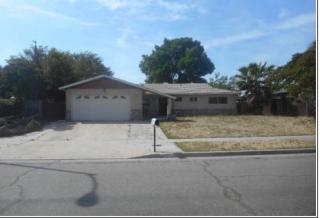 4652 Pitt Ave, Fresno, CA 93725-1118