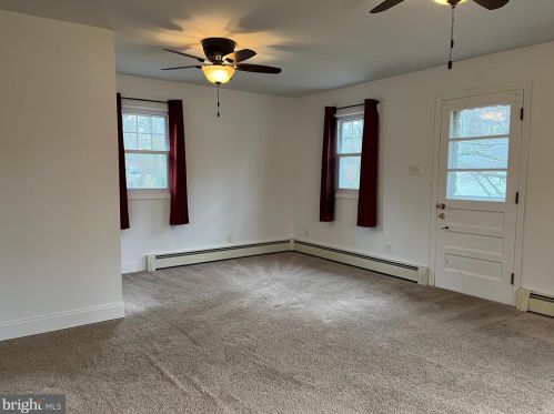 56 Mandl St, Trenton NJ  08619-3604 exterior