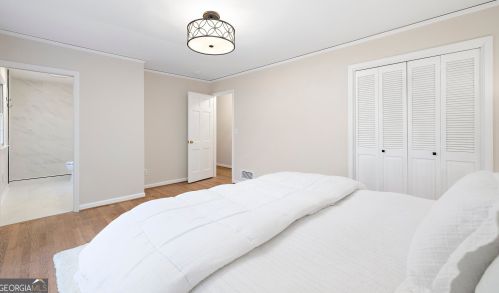 7330 Hunters Branch Dr, Atlanta GA  30328-1721 exterior