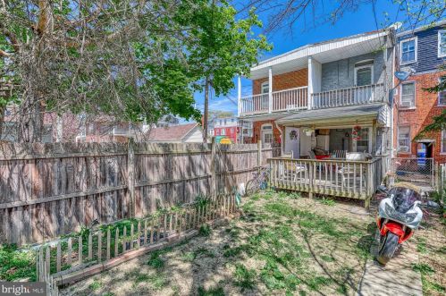 318 Hawthorne St, York PA 17404-3154 exterior