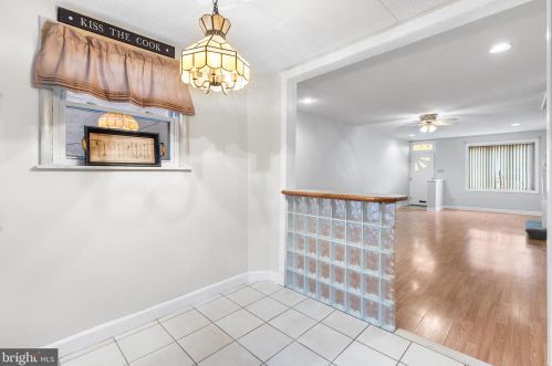 2404 9 St, Philadelphia PA 19133-0016 exterior