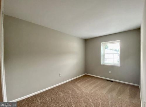4645 Charlton Ct, Woodbridge VA  22193-3000 exterior