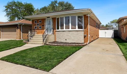 15725 Cottage Grove Ave, Dolton, IL 60419-2745