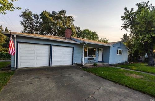 599 Stella Dr, Ukiah, CA 95482-4523