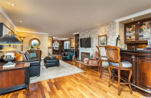 1629 Heather Ridge Dr, Glendale CA  91207-1035 exterior