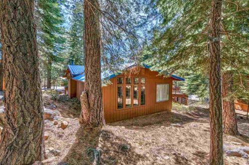 11576 Chamonix Rd, Truckee CA  96161-6413 exterior