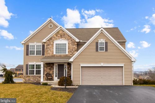 57 Summerlyn Dr, Ephrata, PA 17522-9237