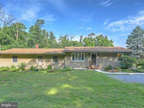 2361 Druck Valley Rd, York, PA 17406-2428