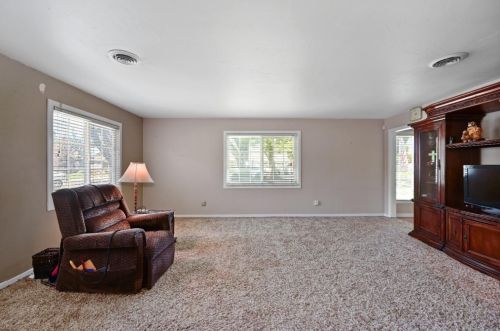 1432 Marshall St, Turlock CA 95380-4133 exterior