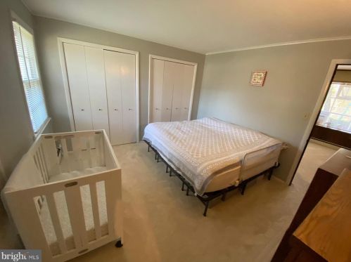 23 Van Saun Dr, Trenton, NJ 08628-1535