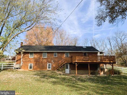 8514 Myersville Rd, Middletown MD  21769-8617 exterior