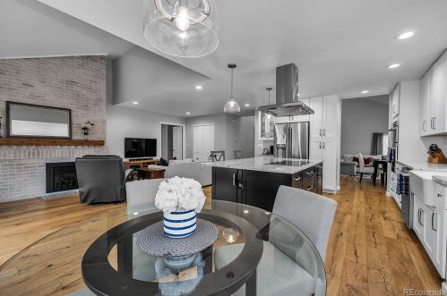 8238 Jasmine Ct, Englewood CO 80112-1033 exterior