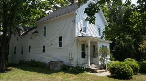 52 Hall Ave, Henniker, NH 03242-3348