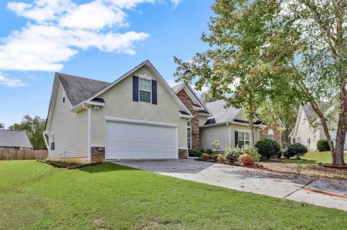 1438 Tumblerock Ct, Loganville, GA 30052-8132