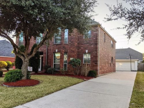 2518 Sunrise Harbor Ln, Pearland, TX 77584-3247