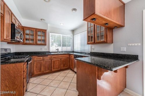 1430 Clayton Way, Simi Valley, CA 93065-3300