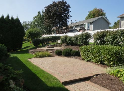 208 Julie Ln, Pingree Grove IL  60140-8393 exterior