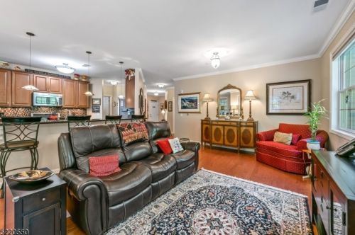 88 Zachary Way, Mount Arlington, NJ 07856-2323