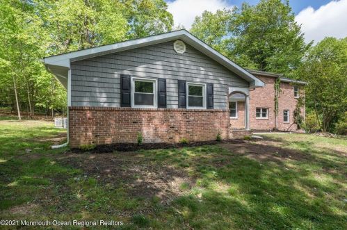 71 Bamm Hollow Rd, Middletown NJ  07748-3259 exterior
