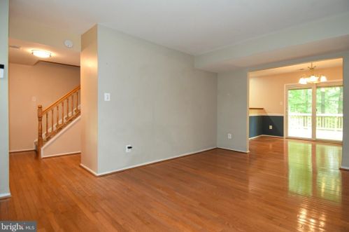 5640 Kirkham Ct, Springfield VA  22151-1709 exterior