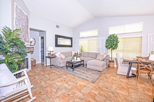 994 Huntington Way, Perris, CA 92571-9426