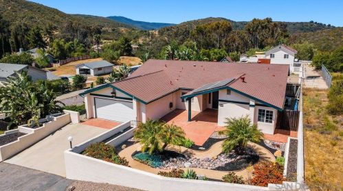 601 Sandy Ln, San Marcos, CA 92078-5041