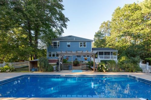 23 Drew Rd, Derry, NH 03038-5713