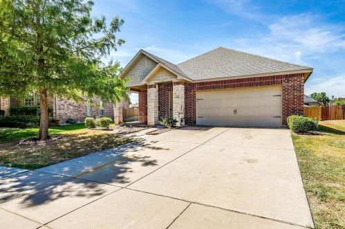 5837 Deck House Rd, Fort Worth TX  76179-5262 exterior