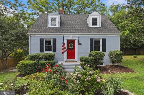 3280 Annandale Rd, Falls Church, VA 22042-3851