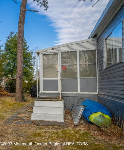 74 Woodchuck Pkwy, Lakehurst, NJ 08759-3640