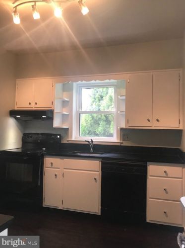 1815 Sherwood Rd, Silver Spring MD 20902-4030 exterior