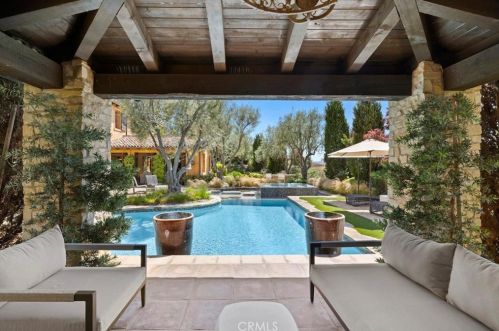 47 Echo Gln, Irvine CA  92603-0421 exterior