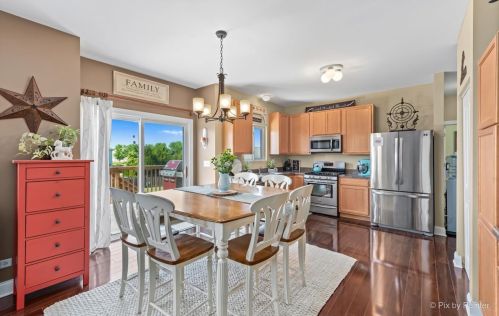 439 Westport Dr, Pingree Grove IL  60140-9172 exterior