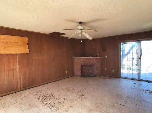 3727 Golden Hills Dr, Dallas TX  75241-3320 exterior