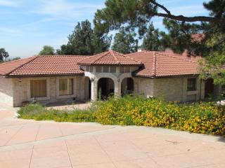 412 25th St, Upland, CA 91784-1106