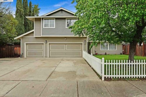 990 San Miguel Rd, Concord, CA 94518-2169