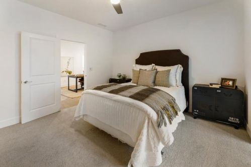 4015 Haverhill Dr, Atlanta GA  30342-3816 exterior