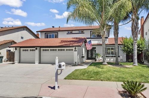 65 Victoria Dr, Gilroy, CA 95020-6775